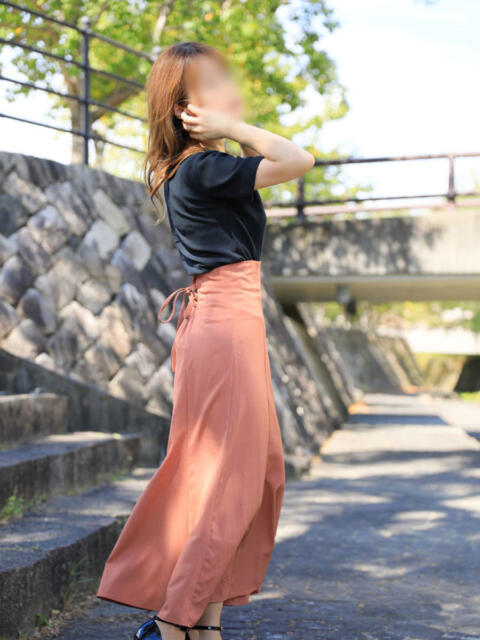 なな[山口] 奥様鉄道69 FC山口店(周南)（人妻系デリヘル）