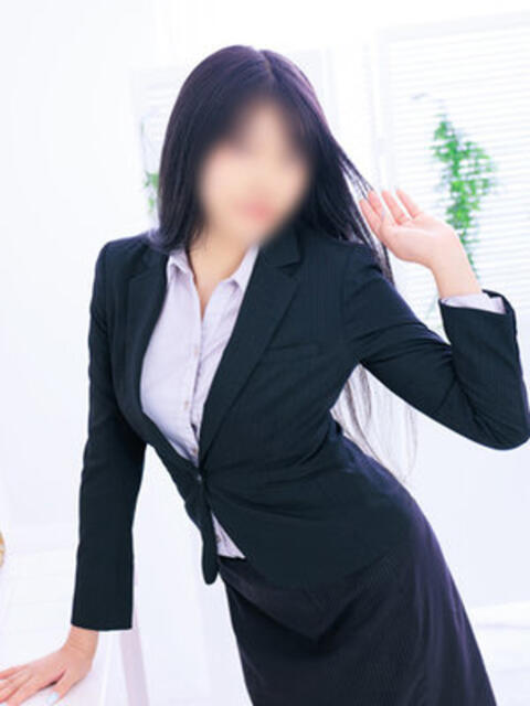 桜庭もも e女商事 池袋店（ホテヘル＆デリヘル）