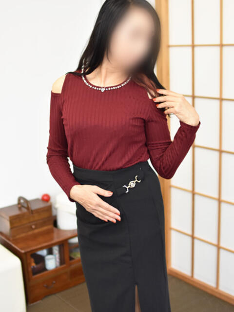 あん(昭和38年生まれ) 熟年カップル名古屋～生電話からの営み～（人妻・熟女デリヘル）