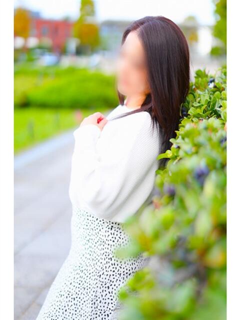 めいな 奥鉄オクテツ神奈川店(デリヘル市場グループ)(駅待ち合わせ型人妻デリヘル)