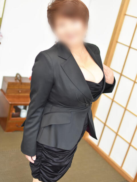 あいり(昭和38年生まれ) 熟年カップル名古屋~生電話からの営み~(人妻・熟女デリヘル)