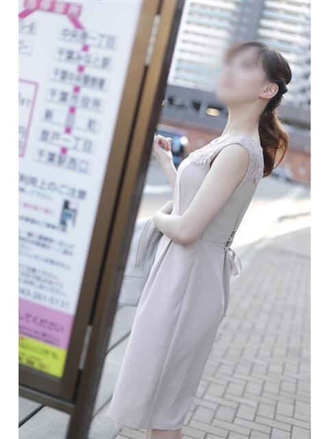 えび 奥鉄オクテツ大阪（駅待ち合わせ型人妻デリヘル）