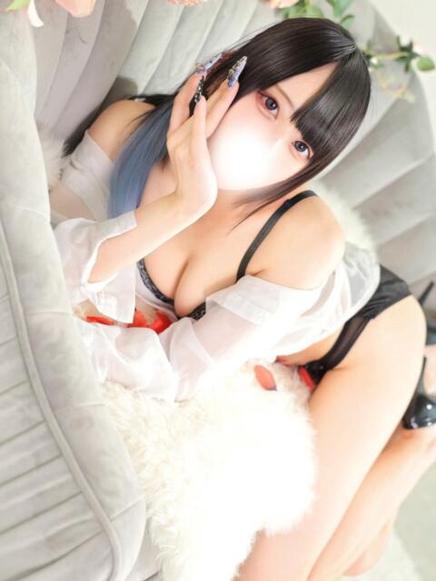 鈴白りる 全裸にされた女たちor欲しがり痴漢電車（ホテヘル）