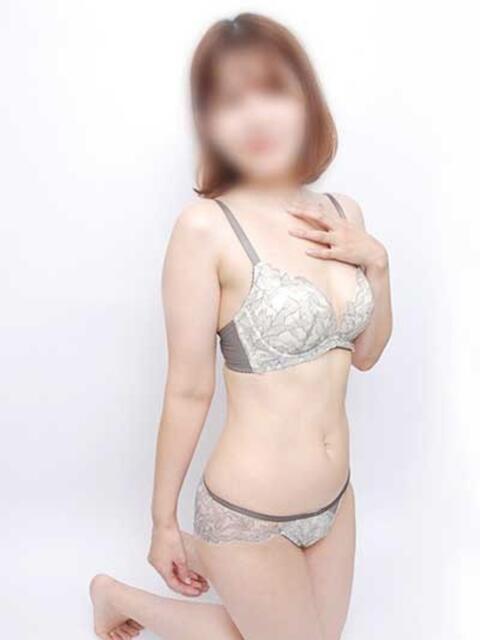 まや 池袋人妻アデージョ（人妻ホテヘル）