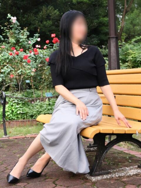 亜紗美 東京人妻フォーシーズンズ（人妻・熟女待ち合わせデリヘル）