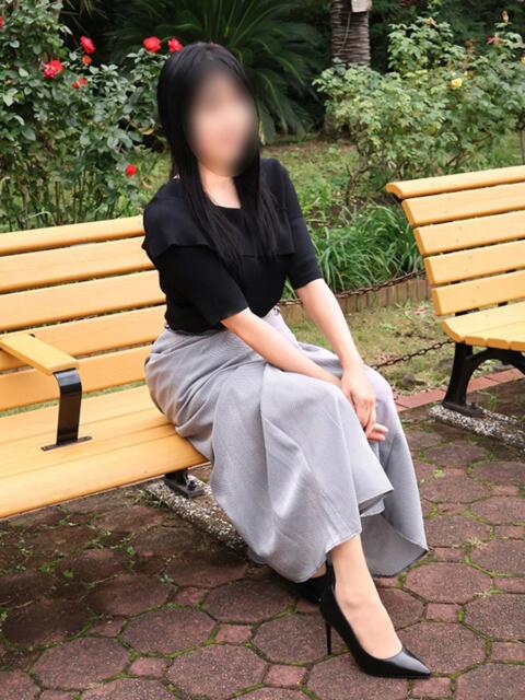 亜紗美 東京人妻フォーシーズンズ（人妻・熟女待ち合わせデリヘル）