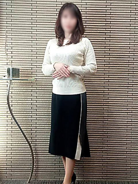 なみ 熟女家 十三店（待ち合わせ型デリヘル）