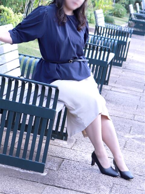 永瀬冬子 ミセス・レヴォアール～再会～（人妻性感デリヘル）