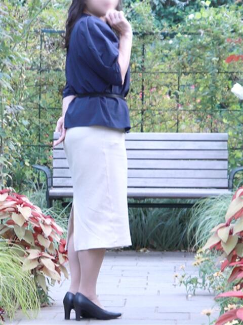 永瀬冬子 ミセス・レヴォアール～再会～（人妻性感デリヘル）