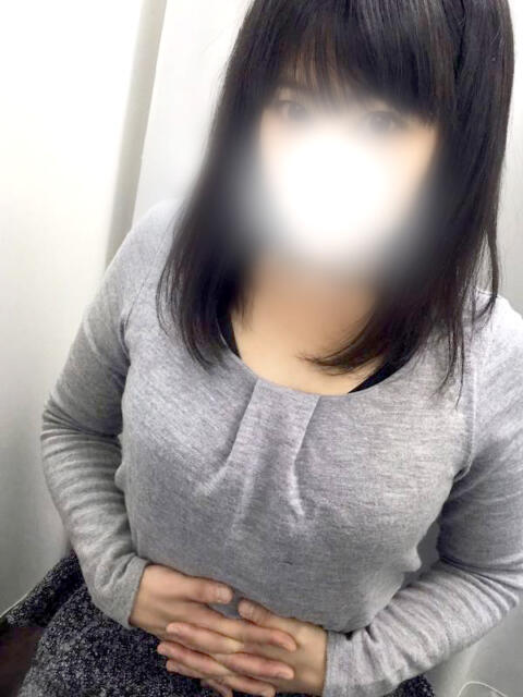 伊織-いおり- 艶ドレス（人妻デリヘル）