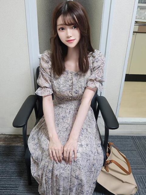 なつき♪細身好き必見モデル級 女子大生専門店白百合(デリヘル)