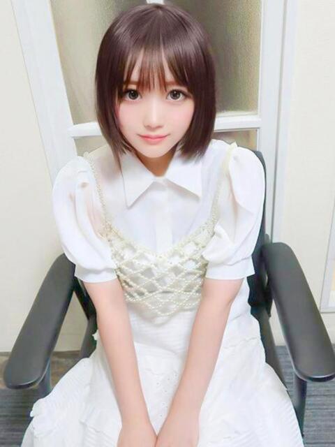 ろあ♪圧倒的クビレの美少女 女子大生専門店白百合（デリヘル）