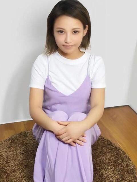 らら♪小柄のギャル娘はエロい 女子大生専門店白百合（デリヘル）