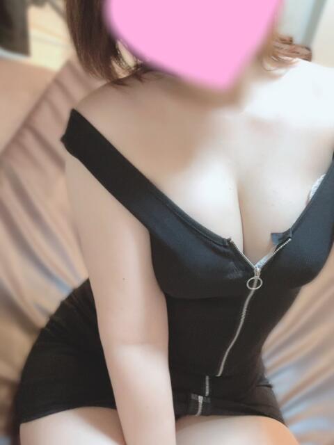 もも エステティシャンの彼女(【非風俗】メンズエステ)