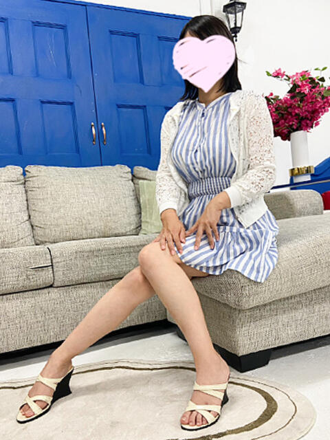 香坂 あんず HANA-okinawa-（人妻系デリヘル）