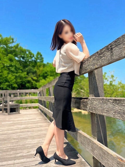 白鳥-しらとり- ただ離婚してないだけ（人妻デリヘル）