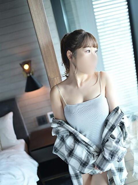 なみ 谷町人妻ゴールデン倶楽部（人妻ホテヘル）