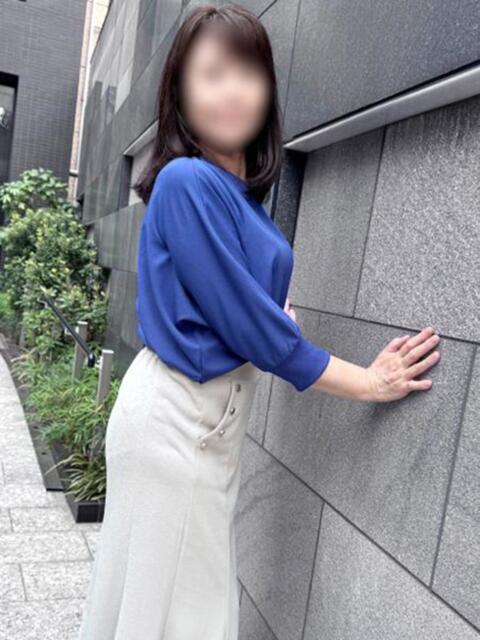 まなみ 新宿・新大久保おかあさん（熟女デリヘル）