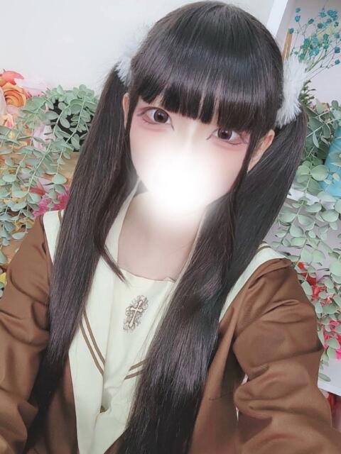 アマエ(純白ロリ美少女) ペロ×2キャンディ（デリヘル）