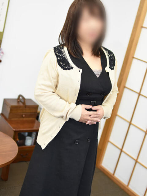 ななみ(昭和47年生まれ) 熟年カップル名古屋～生電話からの営み～（人妻・熟女デリヘル）