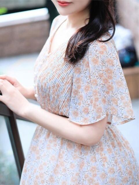 まりな CELEB FACE FUKUOKA(人妻デリヘル)