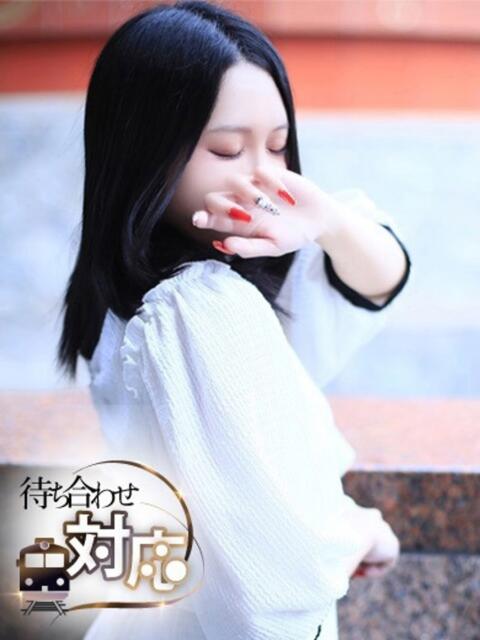 ひとみ CELEB FACE FUKUOKA（人妻デリヘル）