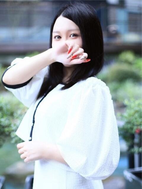 ひとみ CELEB FACE FUKUOKA（人妻デリヘル）