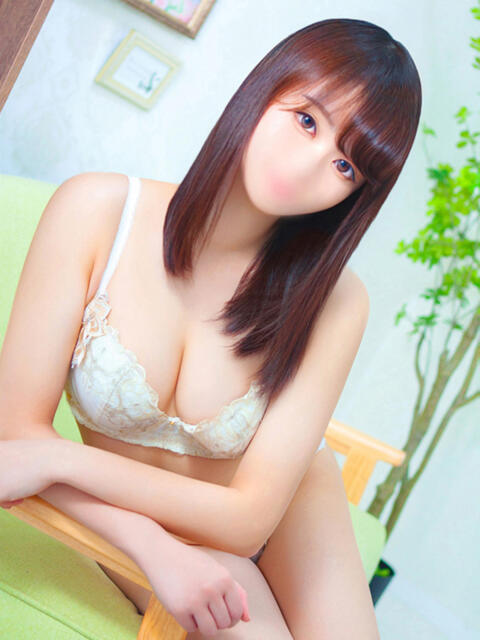 えみり S級美女専門　ロイヤルリング（デリヘル）