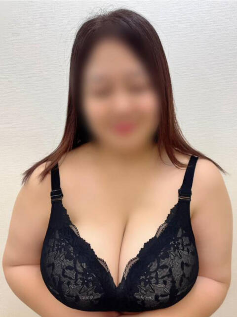 ななせ 豊満熟女（ぽっちゃり熟女デリヘル）