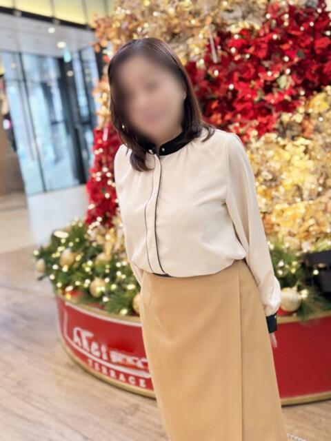 ひとみ 完熟ばなな札幌・すすきの（人妻熟女デリヘル）