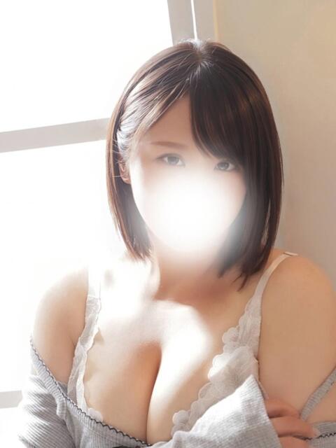 みな ぽっちゃり巨乳素人専門店ぷにめろ西船橋店（ぽっちゃり系デリヘル）