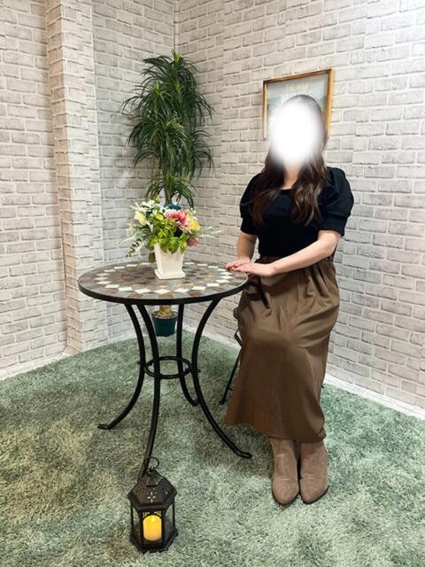 新人【じゅり】奥様 静岡人妻教室（人妻デリヘル）