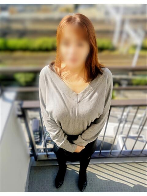 さつき ギン妻パラダイス 十三店（人妻系ホテヘル＆デリヘル）