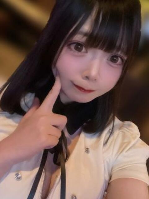 もも Vacheron（ヴァシュロン）（ラウンジ）