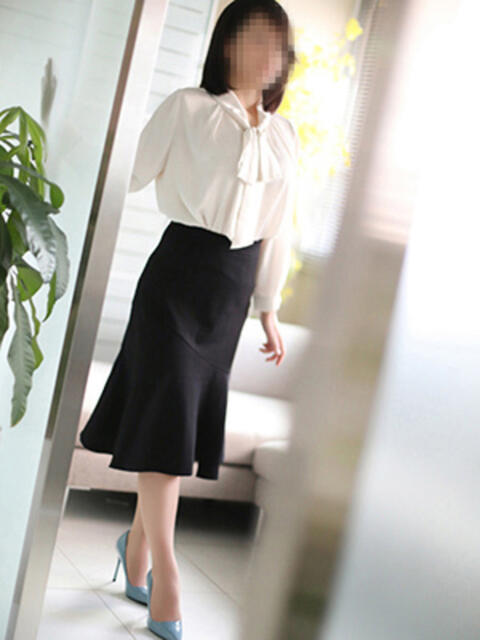 宮地(みやぢ) 人妻出逢い会 百合の園 新宿店（人妻系デリヘル）