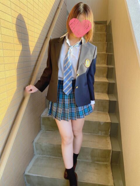 新入生 れいな 青チェと赤チェ(派遣型オナクラ&リフレ)