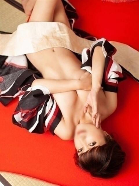 片平りな(元鎌倉御殿） パリス雄琴店（ソープランド）