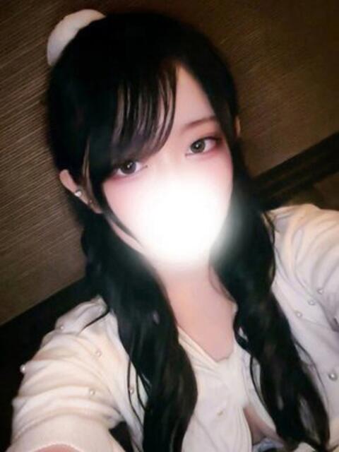 みなは 全裸の女神orいたずら痴漢電車（ホテヘル）