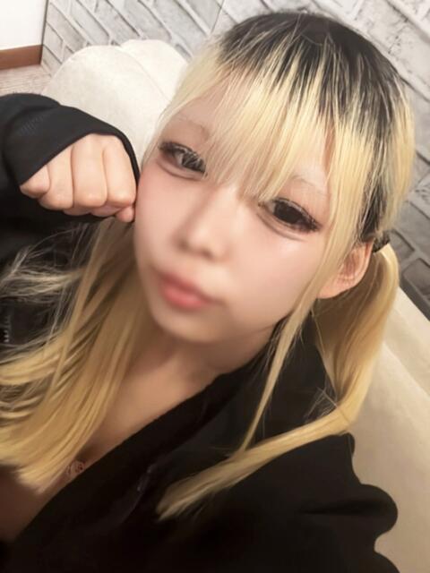 ななほ とある風俗店♡やりすぎさーくる新宿大久保店♡で色んな無料オプションしてみました（デリヘル）