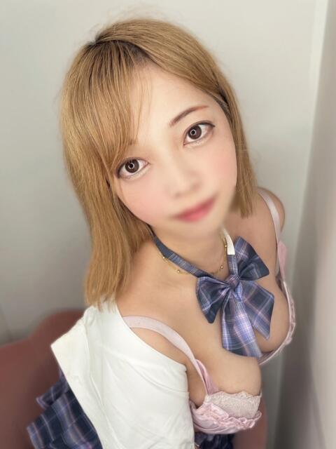 えな とある風俗店♡やりすぎさーくる新宿大久保店♡で色んな無料オプションしてみました（デリヘル）