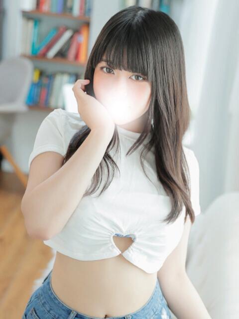 ユリア 白い巨乳（ホテヘル）