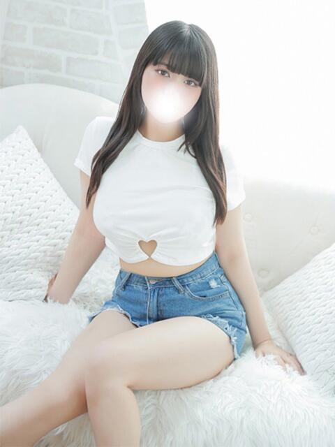 ユリア 白い巨乳（ホテヘル）