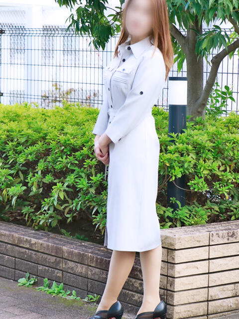 せな 奥鉄オクテツ神奈川店(デリヘル市場グループ)(駅待ち合わせ型人妻デリヘル)