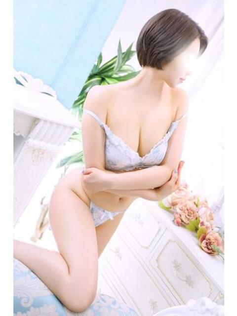 秋月 新宿人妻城（人妻路上待ち合わせデリヘル）