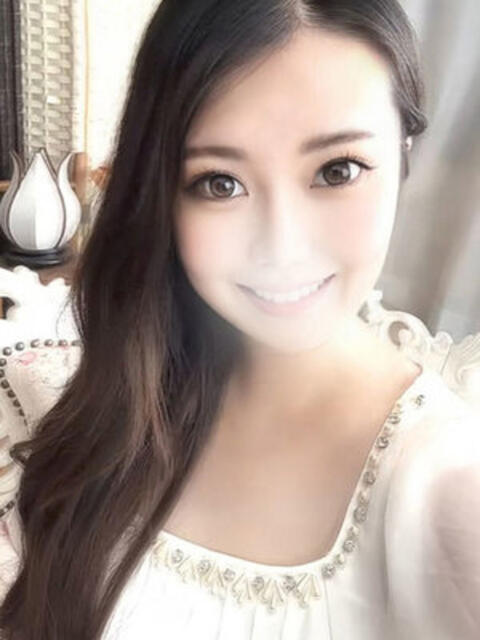 岸本りか 断りきれない美人マッサージ嬢たち（デリヘル＆エステ）