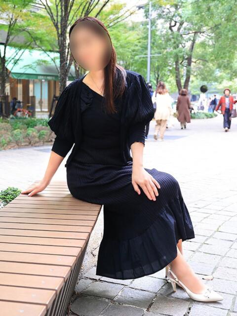 梨々子 東京人妻フォーシーズンズ（人妻・熟女待ち合わせデリヘル）