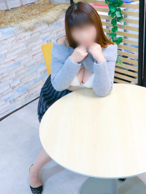 にいな 奥鉄オクテツ神奈川店(デリヘル市場グループ)(駅待ち合わせ型人妻デリヘル)