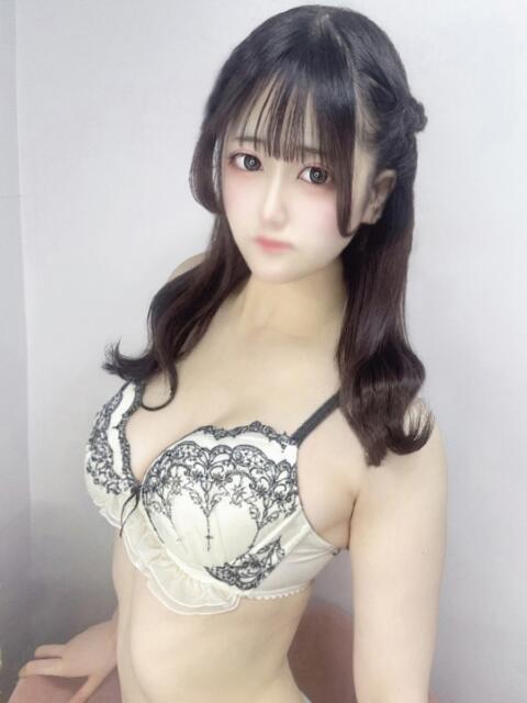 なゆ とある風俗店♡やりすぎさーくる新宿大久保店♡で色んな無料オプションしてみました（デリヘル）