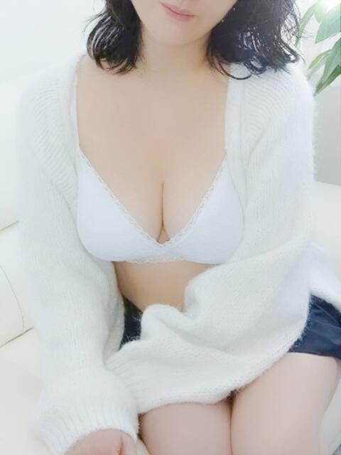 もも 完熟ばなな新宿（熟女系待ち合せデリヘル）