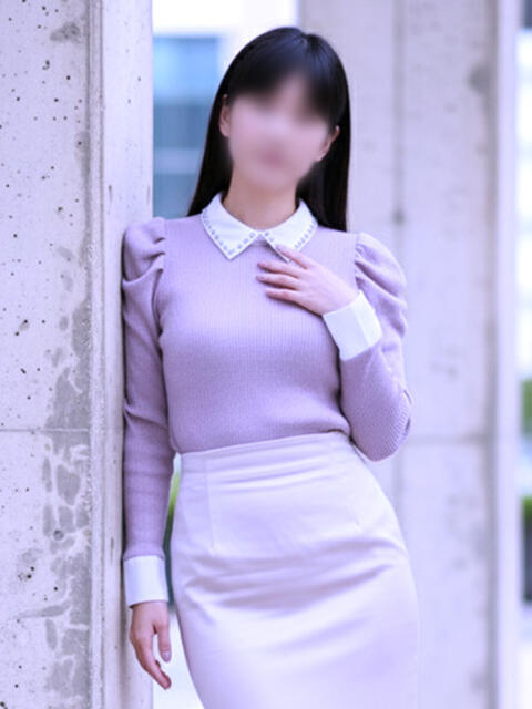 雫 ミセスラウンジ東京(人妻系デリヘル)